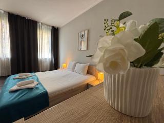 Free Parking , Modern and comfort apartment , 2BR - 8