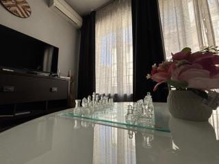 Free Parking , Modern and comfort apartment , 2BR - 1