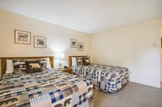 101 Cedarbrook Hotel Room - 1