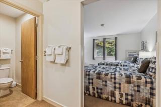118 Cedarbrook Hotel Room - 6