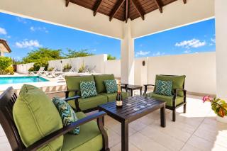 Luxury 4 Bedroom Villa • Private Pool • 5 Min to Palm Beach - Arashi Palm Villa by Bocobay - 6