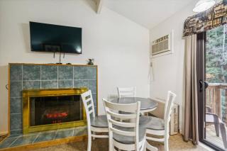 209 Cedarbrook One bedroom Queen Suite - 5