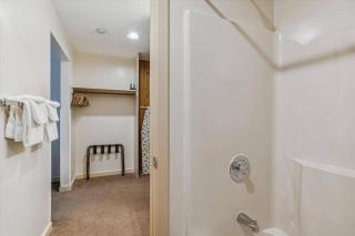 Cedarbrook Junior Suite 21416 - 2