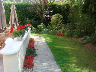 Logis Hôtel-Restaurant Les Airelles - Neufchâtel-en-Bray - 1