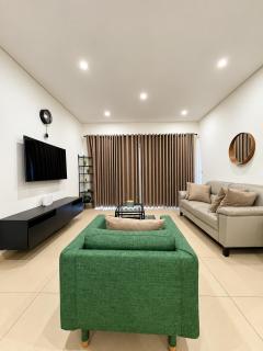 Cozy 2 Bedroom Apartment at Riviera Residence - 7