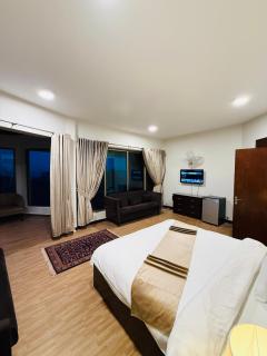 RockCliff Resort King Suite - PIA Park - Kashmir Point Murree - 8