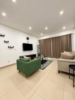 Cozy 2 Bedroom Apartment at Riviera Residence - 3