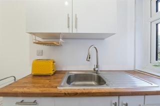 Spacious 3BR Home with Free Parking Ideal for Contractors - 7