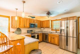 NEW Homosassa Captains Quarters in Old Homosassa on Hancock Dr. Sleeps 8 in 2 Kings, 2 Queens - 8