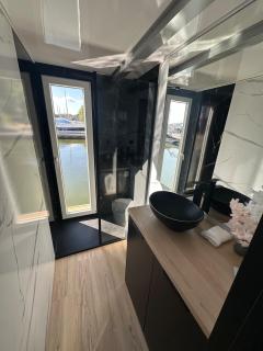 Luxury Houseboat VillaMar Berlin, Sauna & Rooftop - 8
