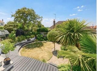 Gorse Hill Home XL hot tub - 4