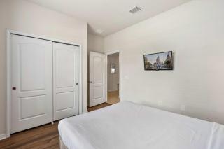 Resort Townhome wPRIVATE Pool & BBQ, near Disney - 0