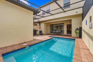 Resort Townhome wPRIVATE Pool & BBQ, near Disney - 0