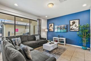 Resort Townhome wPRIVATE Pool & BBQ, near Disney - 9