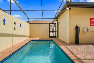 Resort Townhome wPRIVATE Pool & BBQ, near Disney - 4