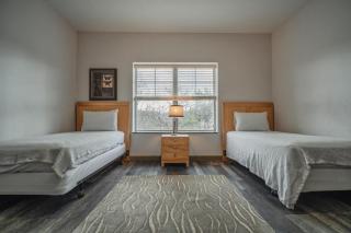 Unit 2307 - FREE Attraction Ticket with EACH night Stay Including Dollywood - 0