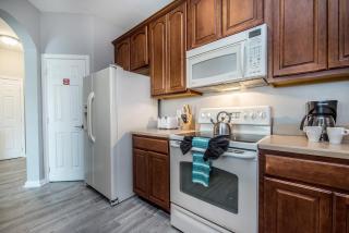 Luxury PET FRIENDLY Condo, Near Clubhouse & Pool - 6