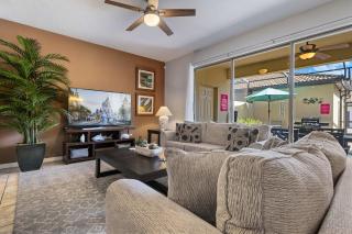 Townhome with Private Pool, BBQ & FREE Waterpark - 5