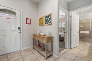 Townhome with Private Pool, BBQ & FREE Waterpark - 3