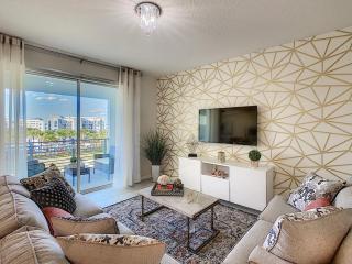 Modern Condo near Disney Foosball Water Park - 0