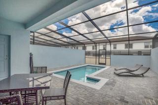 Townhome with Private Splash Pool FREE Waterpark - 4