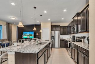 Townhome with Private Splash Pool FREE Waterpark - 2
