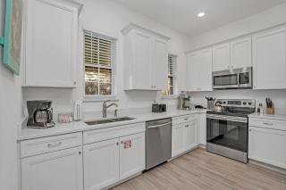 Gorgeous Margaritaville Cottage wPrivate Patio - 9