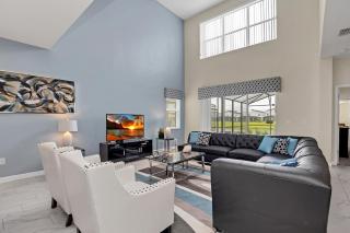 LAKEVIEW Home w Private Pool FREE Water Park - 9