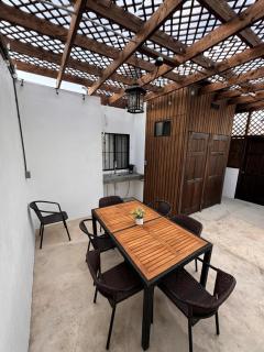 Casa Encinos Patio and Private Parking - 2