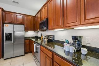 4816 Cayview Avenue 407 - 5