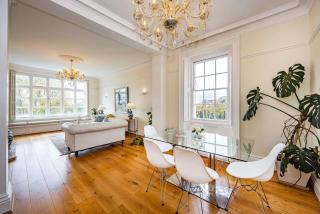 Luxury three-bedroom apartment in Nottingham City Centre - 8