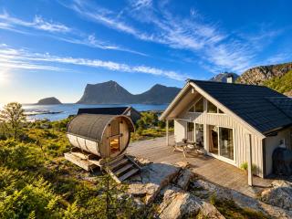 Haukland beach panorama - with Sauna - 0