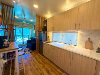Stunning Oceanfront Apartment by KSN - 1