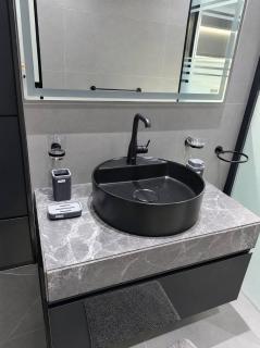 Spacious 3BR Apartment with Balcony - El Banafseg New Cairo - 7