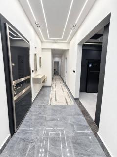 Spacious 3BR Apartment with Balcony - El Banafseg New Cairo - 6