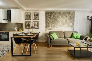 Warsaw Centrum Grzybowska Park Mirowski Stylish Apartment Park Views by PolandBnB - 0