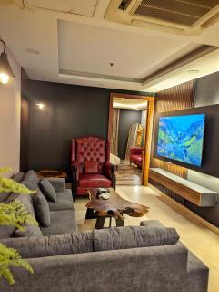 Penthouse Apartment Alvis Suite - Goldcrest Alfatah Mall Lahore - 4