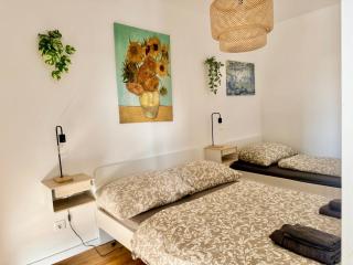 Stylish Apartment with Balcony near Vienna - 5