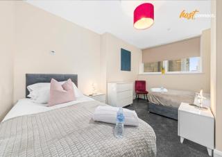 2 Bed Flat With Parking Sleeps 4 in Fife - 6