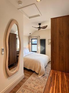 Customs House Guest Suites - 5