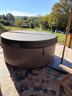 Riverside Villa with Hot Tub on the Kupa - 2