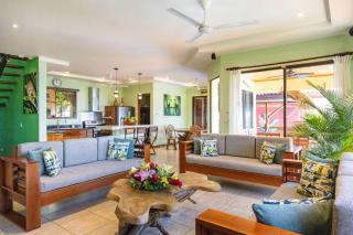 Casa Vista Oceana, Top-Rated Ocean View Near Mnl Antonio Park & Beach, Wildlife Daily - 1