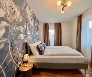 4-Room Long-Term Apartment with Free Parking - 4