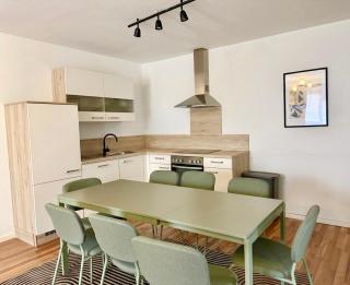 4-Room Long-Term Apartment with Free Parking - 7