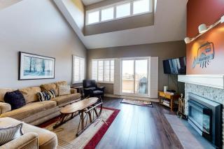 3BDR Golf Course Home | Private Sauna & Mtn Views - 0