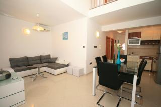 Ruzmarinka 4* - Baška - 3