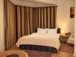 The Urban Retreat - Amelie Charm - 5