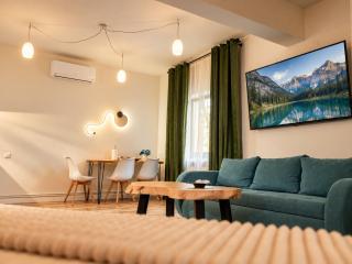 The Urban Retreat - Amelie Charm - 8
