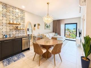 Gold Coast Sunset Retreat with Pool and Gym - Eagle Beach - 2