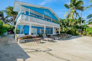Aqua Vista Beachfront Suites by Stay Floreo - 8